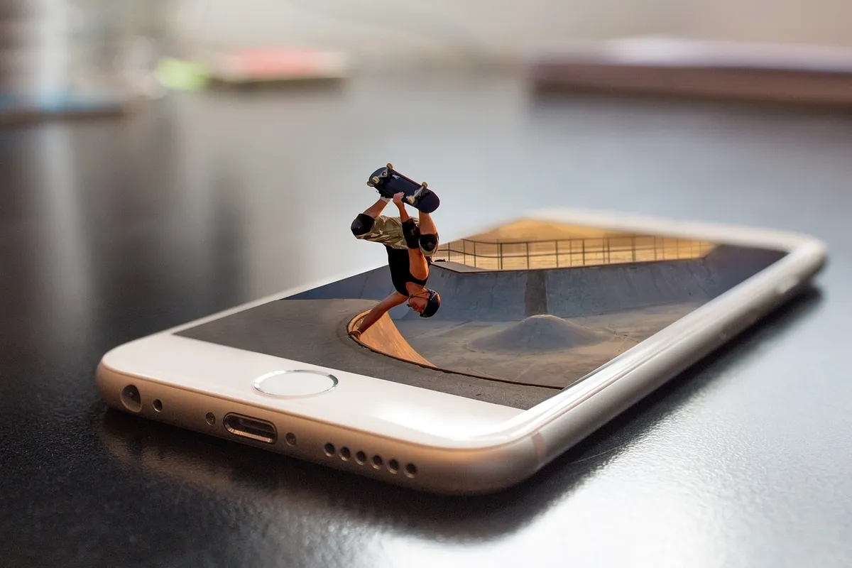 miniature, skateboarding, skateboarder, skater, sport, skateboard, recreational sport, smartphone, mobile phone, cellphone, skateboarding, sport, sport, sport,