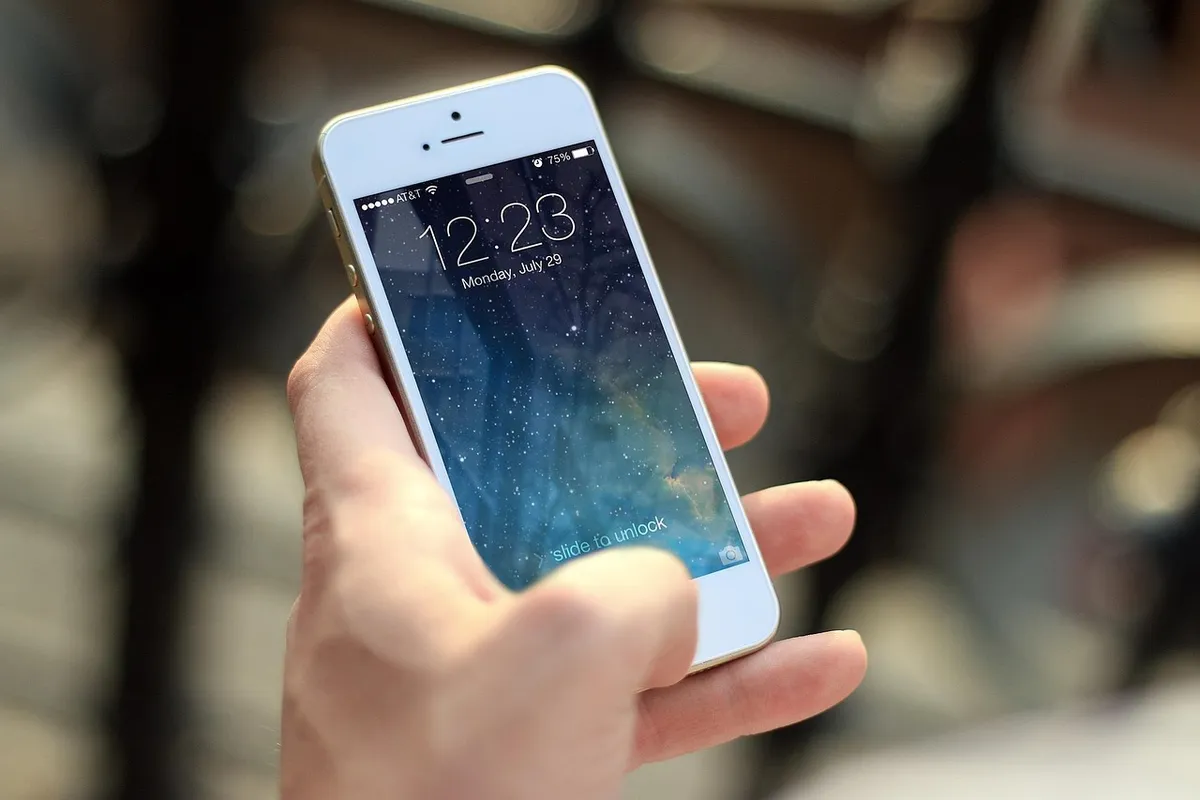 Foldable phone guide: Usage tips for longevity and care
